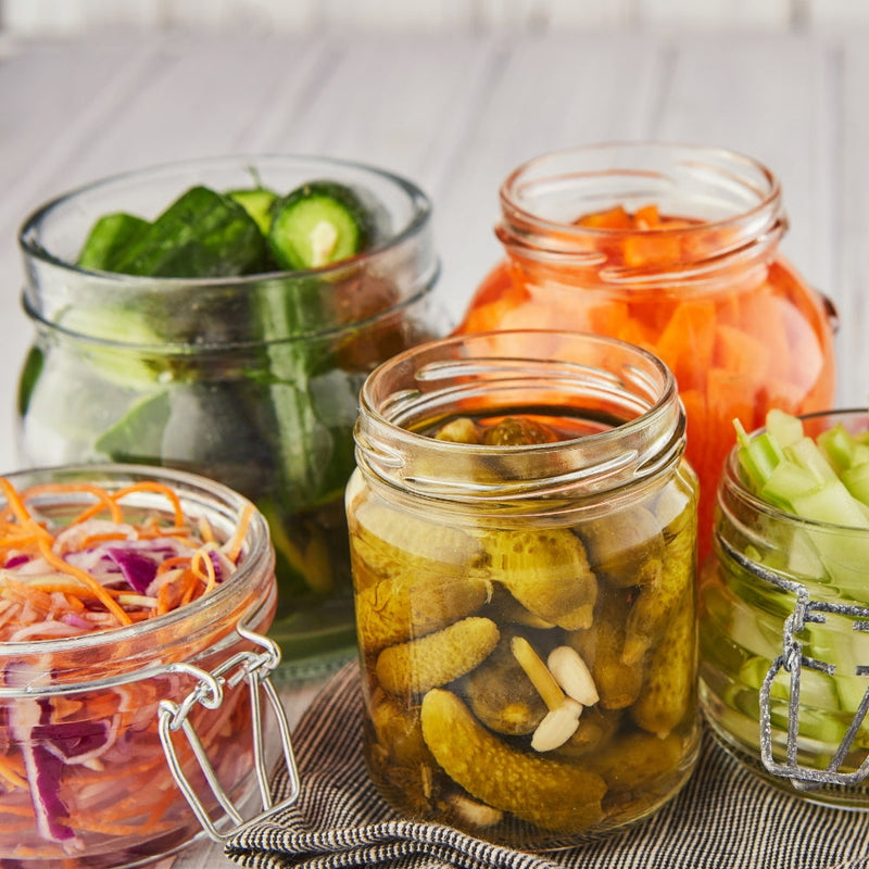 Lacto-fermentation : vertus et dangers d’une méthode de conservation ancestrale